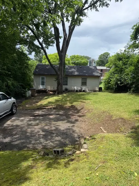 704 Glenview Dr #E, Nashville, TN 37206