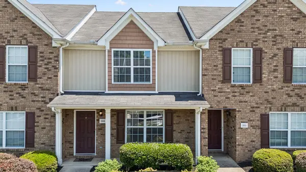 2009 Victory Gallop Ln, Murfreesboro, TN 37128