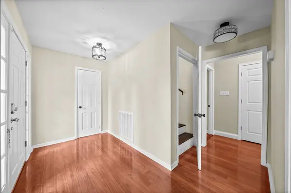 635 Country Club Ln, Hopkinsville, KY 42240
