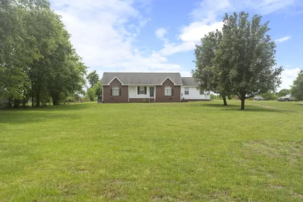 873 Rock Springs Rd, Castalian Springs, TN 37031