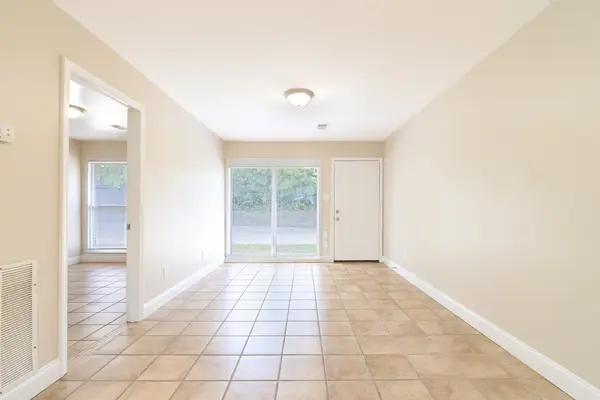 211 Oak St #7, Clarksville, TN 37042