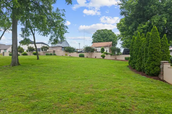 700 Halcyon Way, Columbia, TN 38401