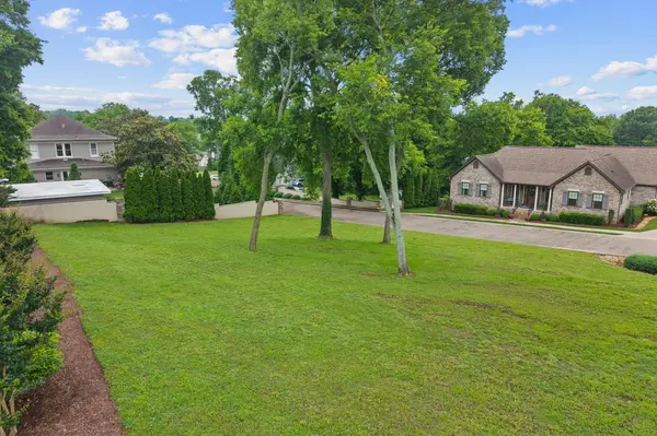 700 Halcyon Way, Columbia, TN 38401