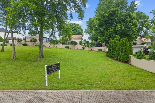 700 Halcyon Way, Columbia, TN 38401