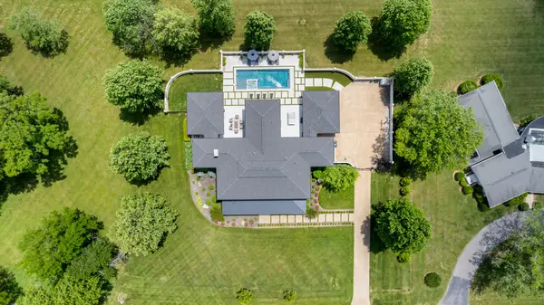 361 Riverbend Country Club Rd, Shelbyville, TN 37160