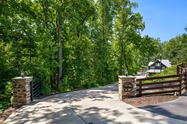 7646 Highway 100, Bon Aqua, TN 37025