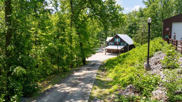 7646 Highway 100, Bon Aqua, TN 37025