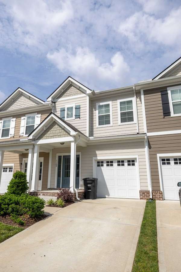 1109 Sweetleaf Dr, Franklin, TN 37064