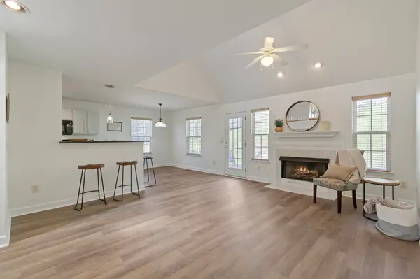 7825 Farmington Pl, Nashville, TN 37221
