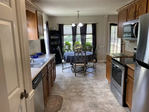 3398 Queensbury Rd, Clarksville, TN 37042