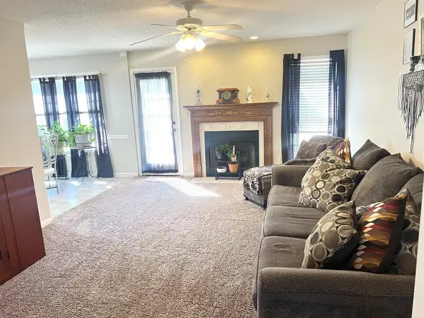 3398 Queensbury Rd, Clarksville, TN 37042