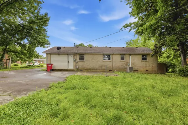 13 Charlemagne Blvd, Clarksville, TN 37042