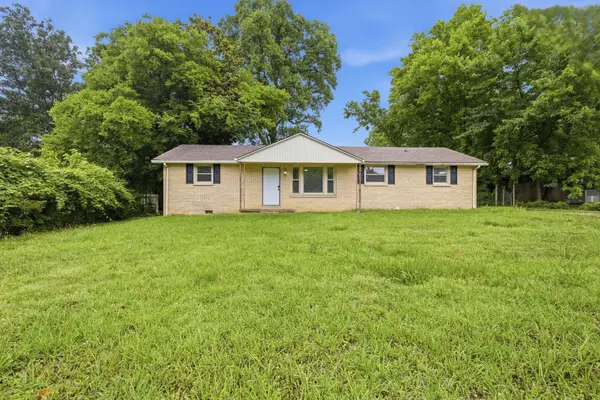 13 Charlemagne Blvd, Clarksville, TN 37042