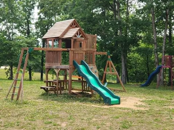 5 Hidden Valley Dr, Nunnelly, TN 37137
