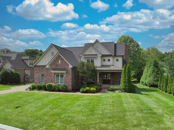 4105 Banner Square Ln, Arrington, TN 37014