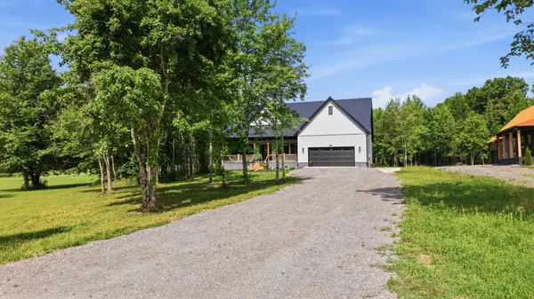 698 Dearman St, Smithville, TN 37166