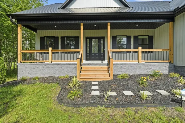 698 Dearman St, Smithville, TN 37166