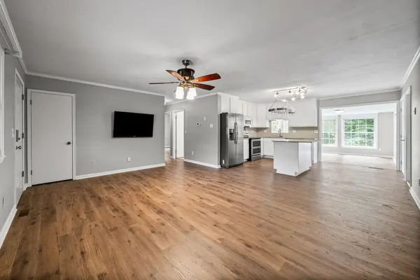 457 Lakeland Dr, Dover, TN 37058