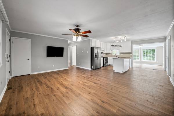 457 Lakeland Dr, Dover, TN 37058