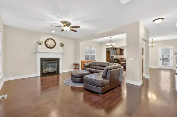 6630 Sunnywood Dr, Nashville, TN 37211