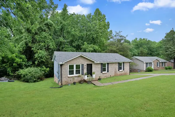 409 Needlewood Dr, Clarksville, TN 37040