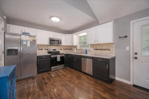 1934 Roscoe Dr, Clarksville, TN 37042