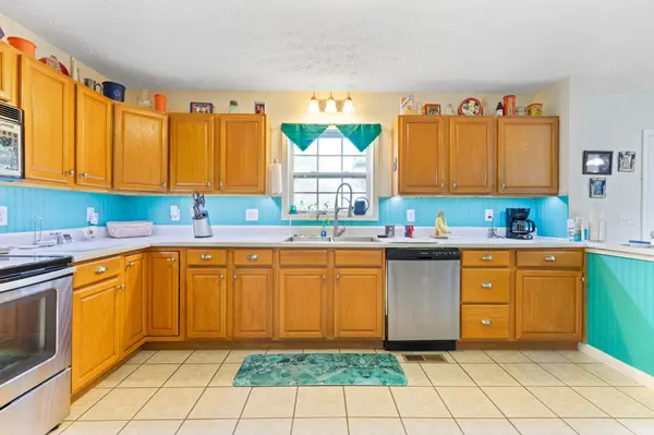 493 Maple Springs Rd, Manchester, TN 37355