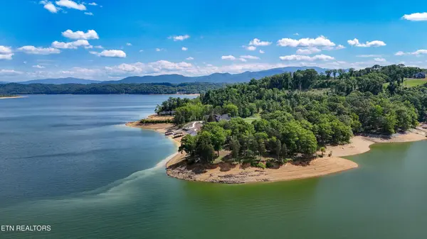 122 Ridge Point Tr, Dandridge, TN 37725