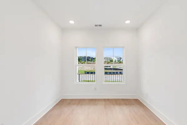 2961 Sharpstone Drive, Columbia, TN 38401