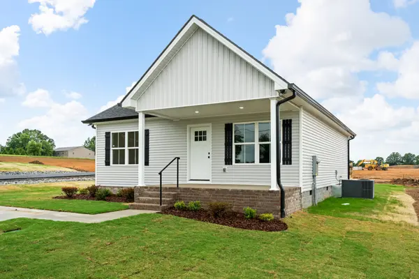 929 Wilkie St N, Mc Ewen, TN 37101