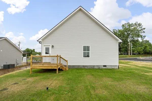 929 Wilkie St N, Mc Ewen, TN 37101
