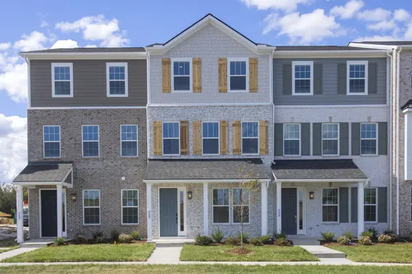 176 Barton Village Boulevard, Lebanon, TN 37090