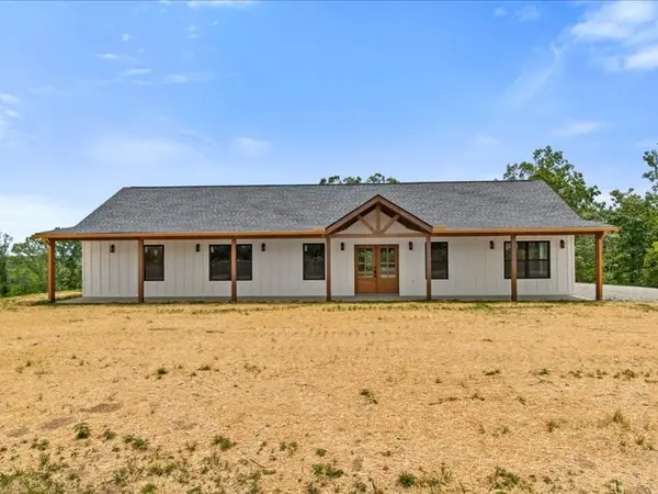1461 Little Swan Creek, Hohenwald, TN 38462