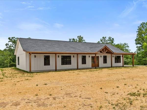 1461 Little Swan Creek, Hohenwald, TN 38462