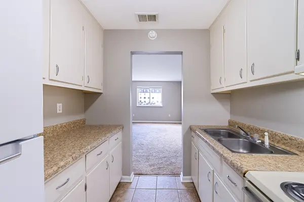 612 Madison St #12, Clarksville, TN 37040