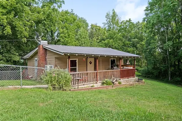 300 Poston Ridge Ln, Gainesboro, TN 38562