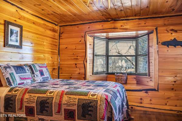 1012 Highway 165, Tellico Plains, TN 37385