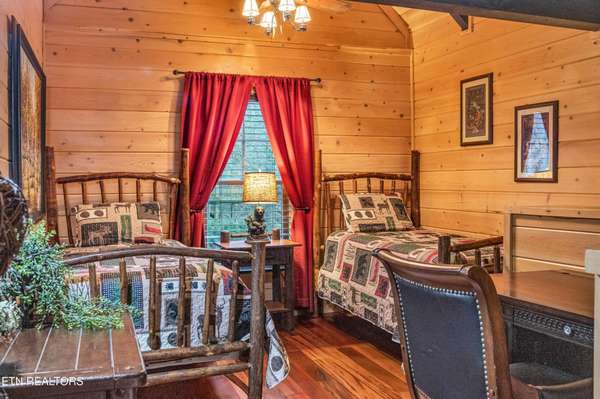 1667 Cherohala Skyway, Tellico Plains, TN 37385