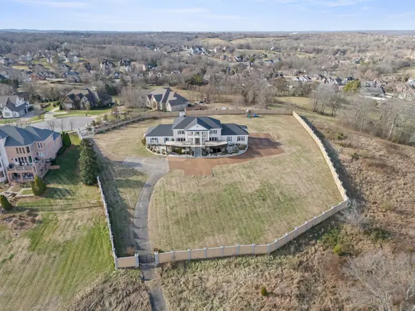 201 Vineyard Way, Lebanon, TN 37087