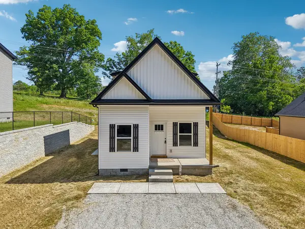 1118C W First Street, Dickson, TN 37055