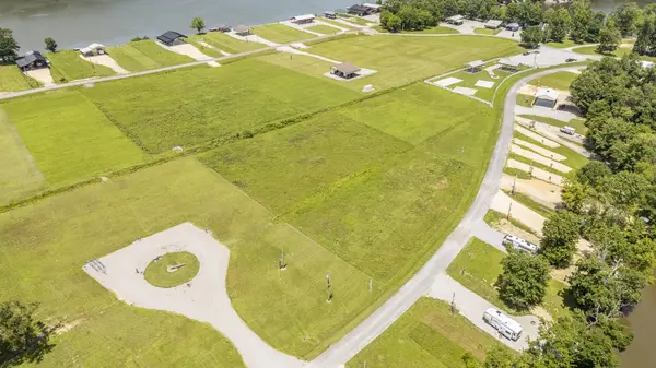 823 River Front Dr, Clifton, TN 38425
