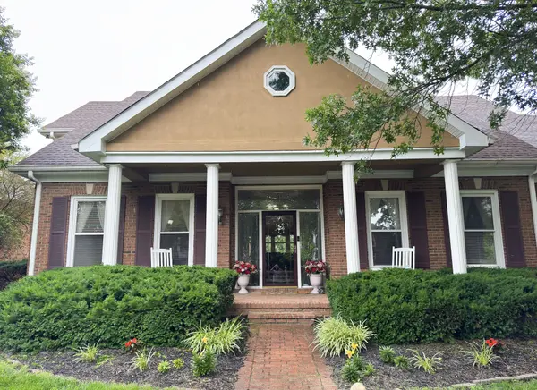 135 N Country Club Dr, Hendersonville, TN 37075