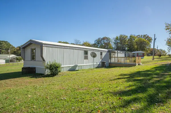 990 Community Rd, Nunnelly, TN 37137