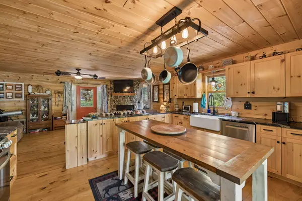 1532 Turkey Creek Road, Tellico Plains, TN 37385