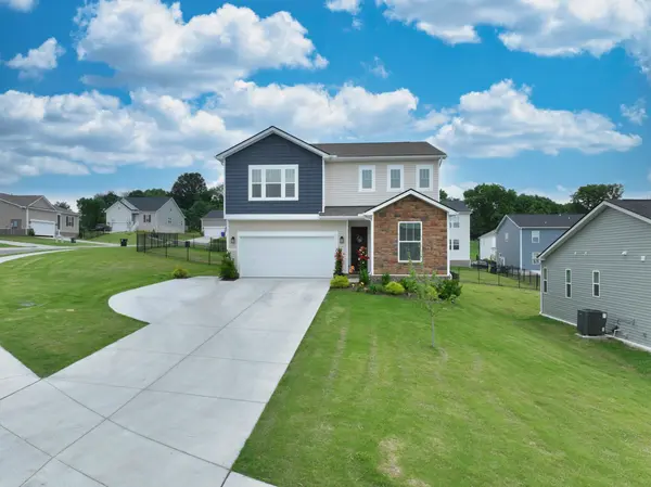 2982 Windstone Trl, Columbia, TN 38401