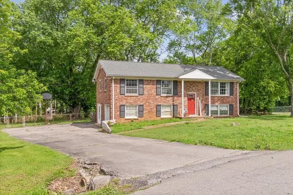 212 Slayden Cir, Clarksville, TN 37040