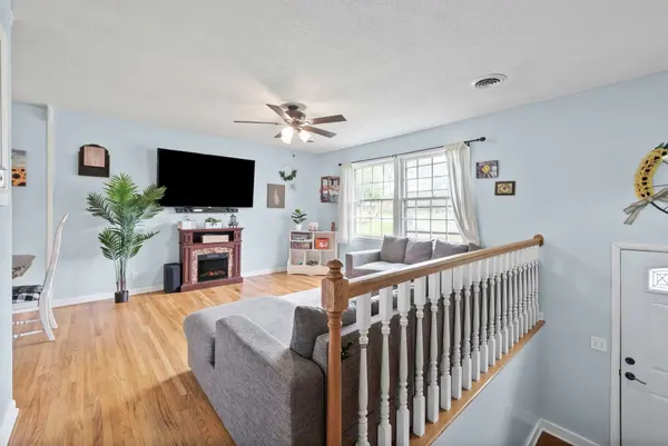212 Slayden Cir, Clarksville, TN 37040