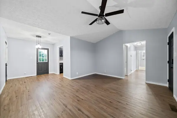 601 Millie Dr, Oak Grove, KY 42262