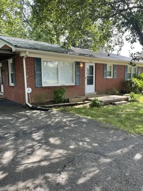 527 7th St, Lawrenceburg, TN 38464