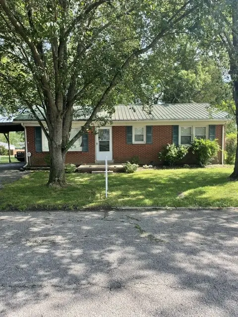 527 7th St, Lawrenceburg, TN 38464